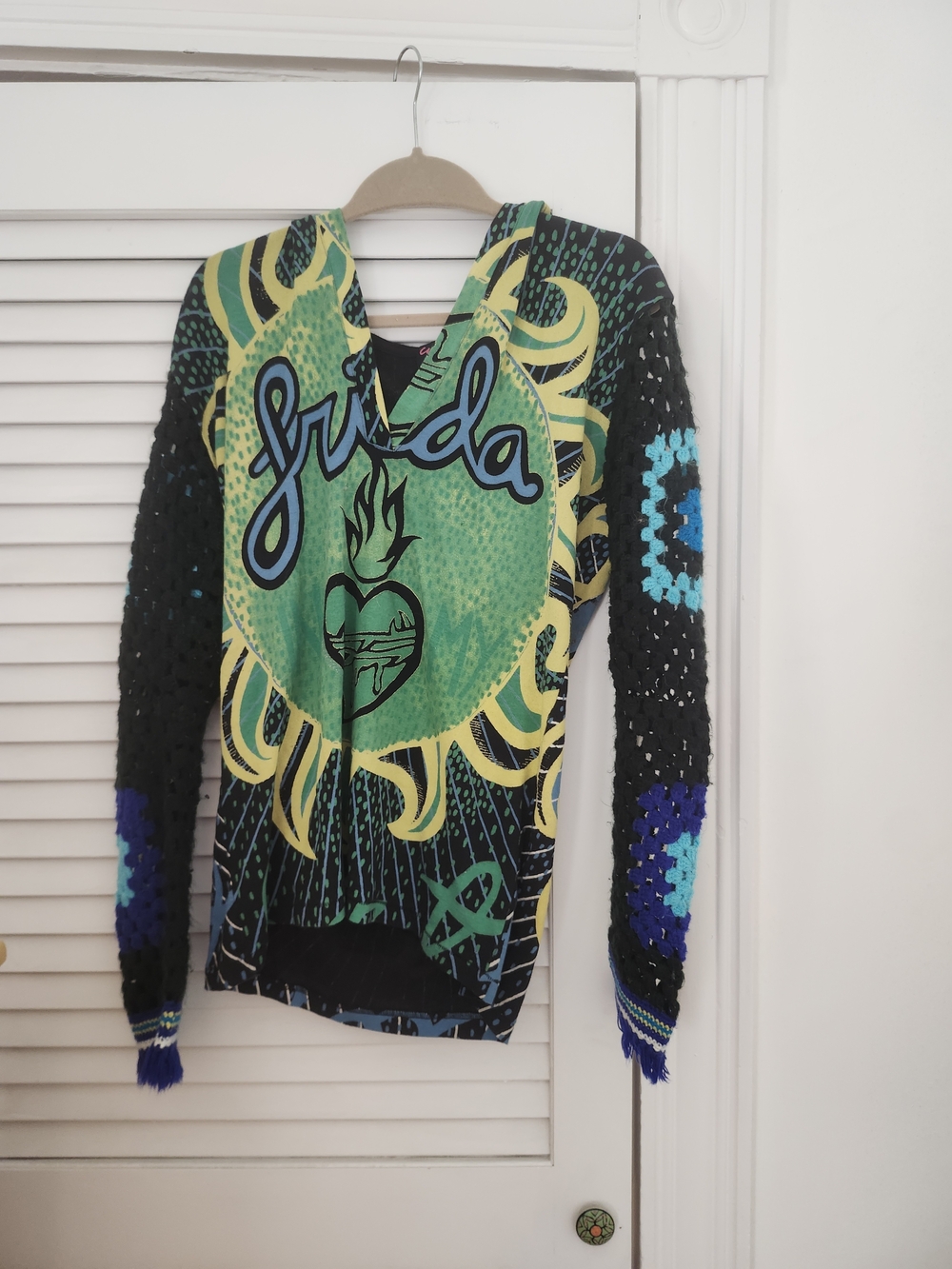 Custo Barcelona Graphic V-Neck Women's Sweater
